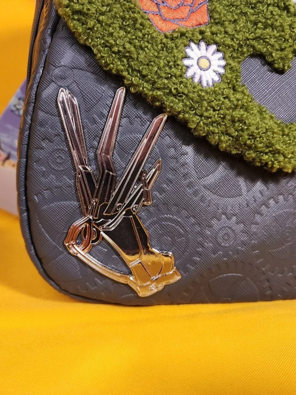 Loungefly Edward Scissorhands Sherpa Topiary Floral Horror Movie Crossbody Bag - Picture 3 of 12
